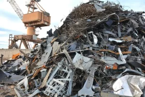 Reasons construction companies rely on metal recycling yards for material disposal solutions