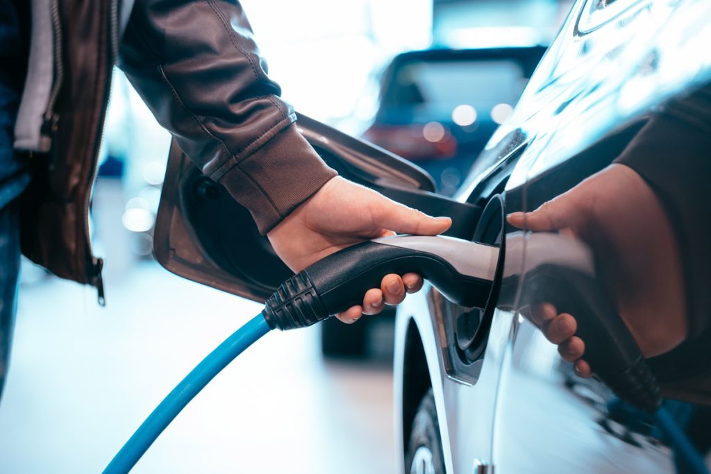 Fuel Efficiency Improvements In Modern Vehicles Supporting Long Distance Driving